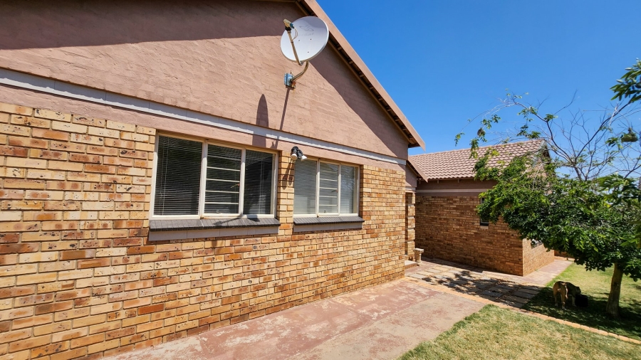 3 Bedroom Property for Sale in Wilkoppies North West